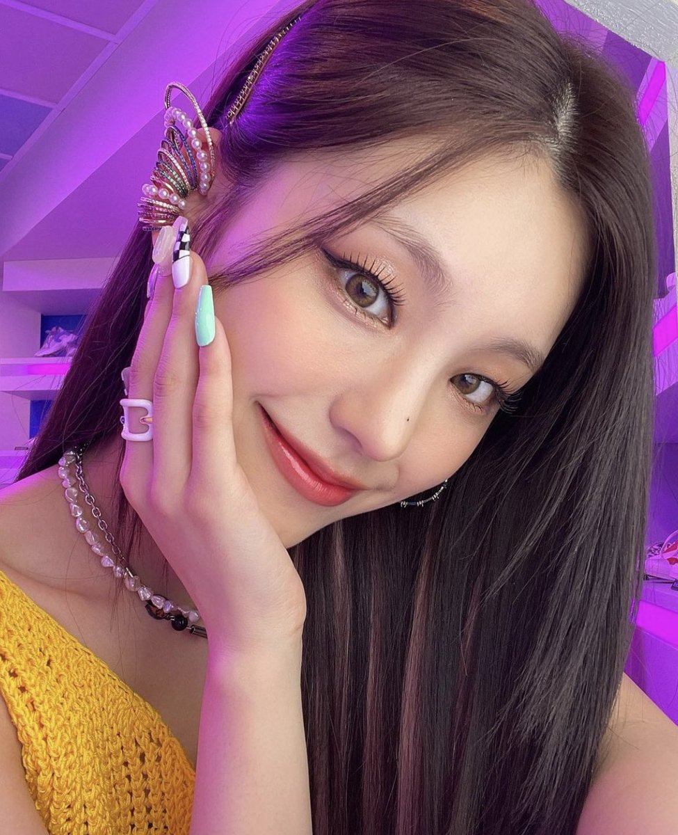 misodrix's tweet image. ͏͏
͏͏         
͏͏         
͏͏                          her.  
͏͏         
͏͏
͏͏