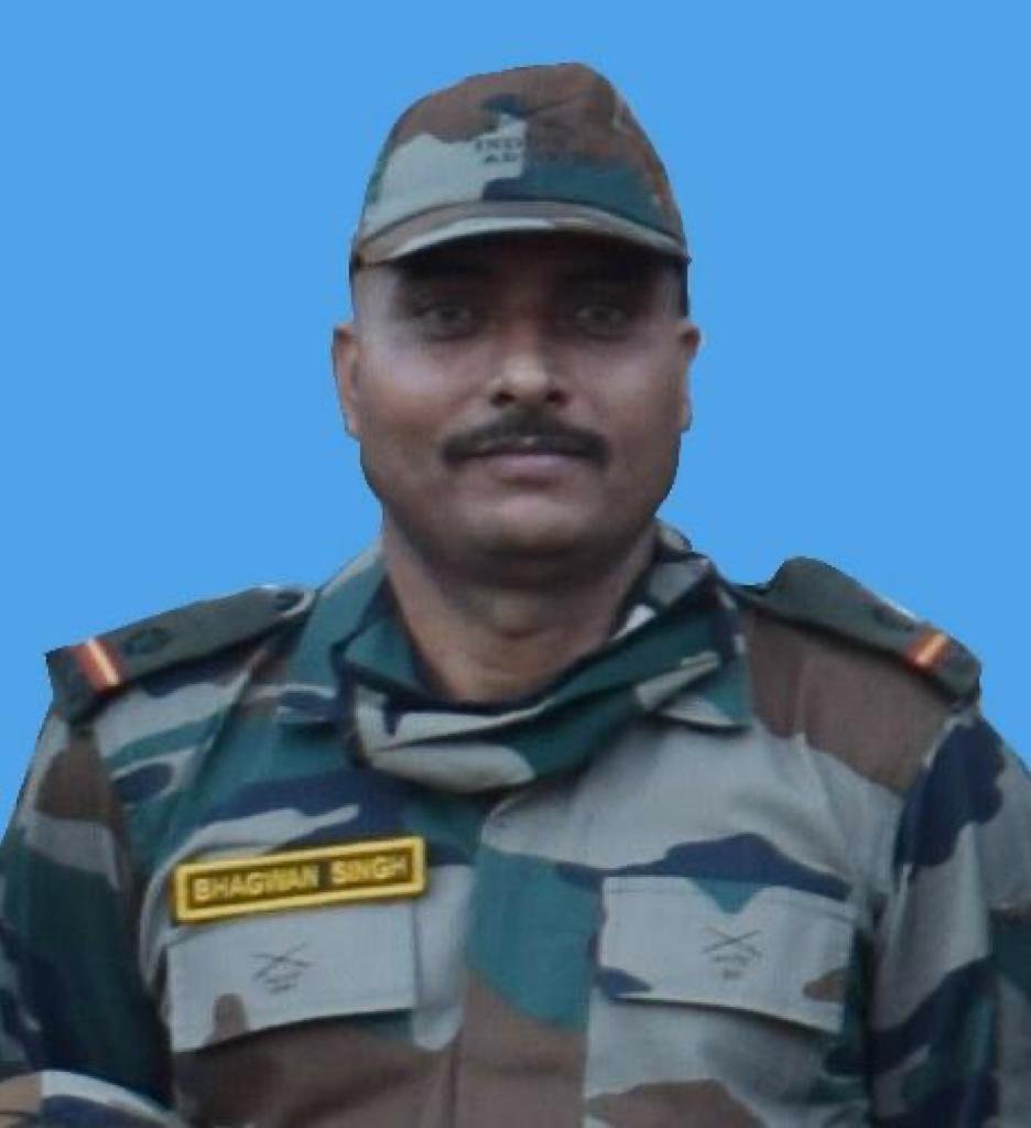 ANI's tweet image. Captain Anand and Nb Sub Bhagwan Singh lost their lives in a grenade blast that occurred while they were performing their duties on the Line of Control (LoC)  in Mendhar Sector (J&amp;amp;K): Indian Army officials