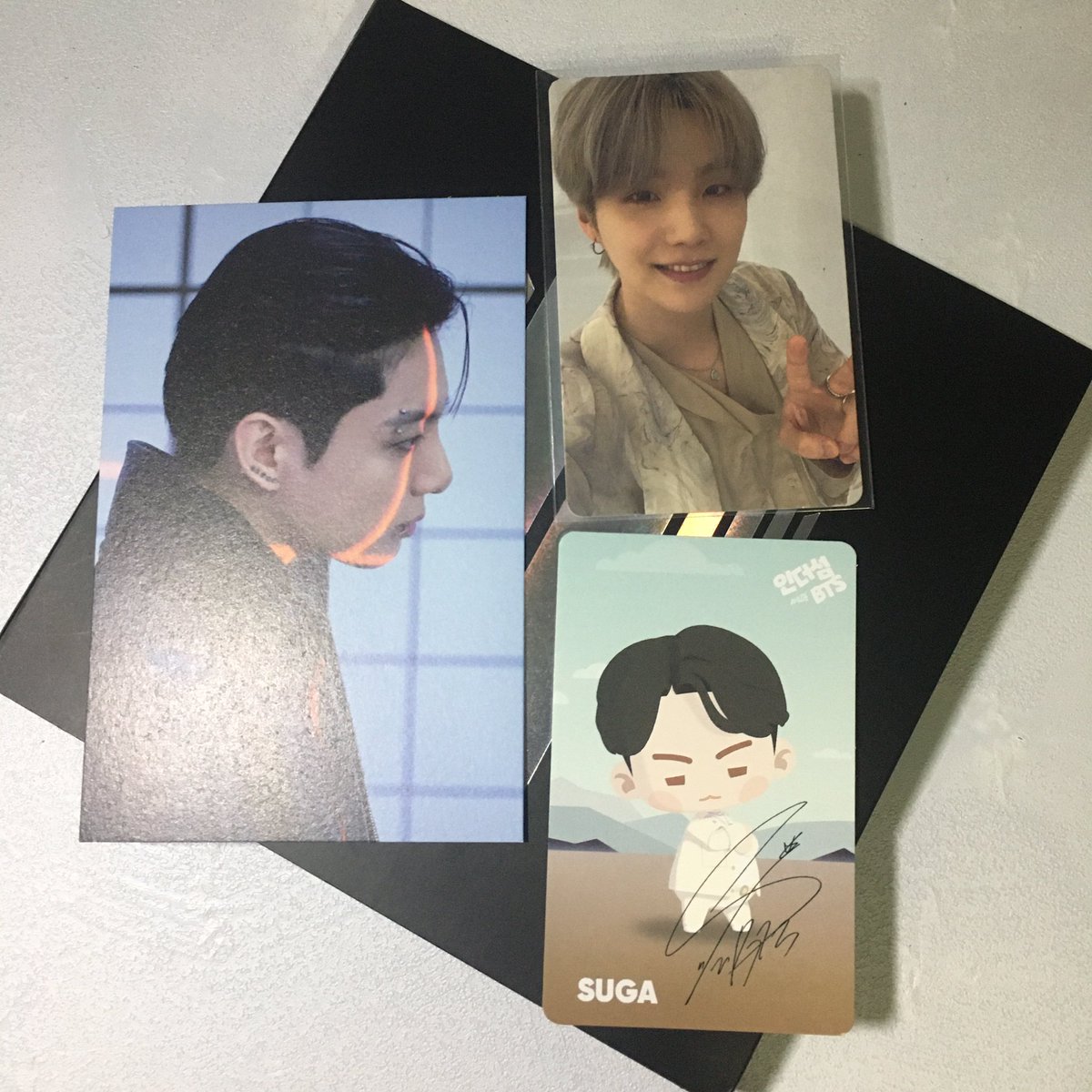 tsundere_syub's tweet photo. 🗯|| #yooniesellshappymail
— as always thank you for bringing them home personally bestie 🥹 see u again next year? charot. and also thank you so much for the gift ! luv u always 🫶🏼 #OT7proofs https://t.co/DQcNl4pd2u