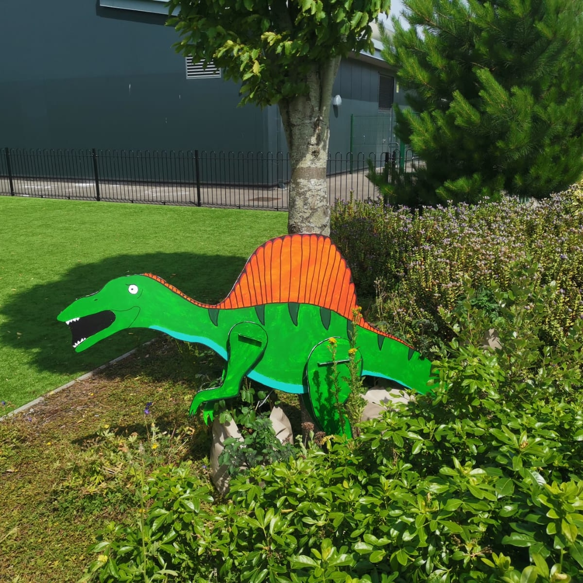 Grangetown Art Trail Helfa Gelf (@artgrangetown) on Twitter photo Watch out <a href="/YsgolHamadryad/">Ysgol Hamadryad 🏴</a> have a spinosaurus on the loose in their grounds!! <a href="/museumwales/">Museum Wales</a> Watch out <a href="/YsgolHamadryad/">Ysgol Hamadryad 🏴</a> have a spinosaurus on the loose in their grounds!! <a href="/museumwales/">Museum Wales</a>