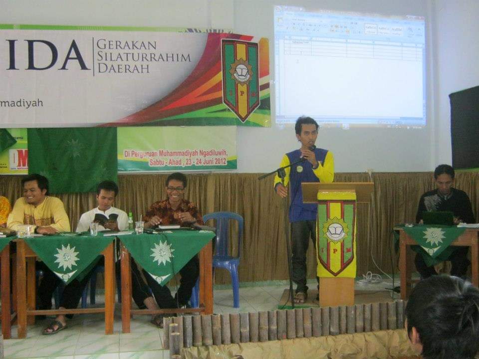 afwanalasgaf's tweet photo. Selamat Milad 61 Ikatan Pelajar Muhammadiyah (IPM)
Tau ngrumangsani paling ganteng jaman yah mon.
😁
#Muhammadiyah #Milad61IPM #TerimaKasihIPM  #IslamBerkemajuan https://t.co/T5mNQY5K8f https://t.co/H78r3AQEMP