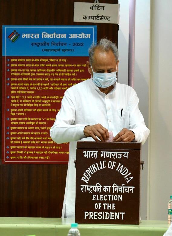 ashokgehlot51's tweet photo. Cast my vote for the election of the President of India at Vidhan Sabha… https://t.co/1ew6yyttzY
