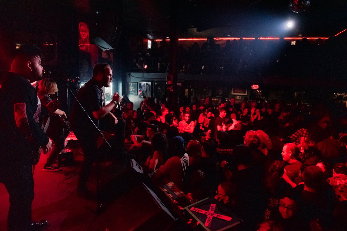 Nokingsca's tweet photo. Friday was insane, thanks to everyone who came out 🤘🖤 https://t.co/nKmaz2B37C