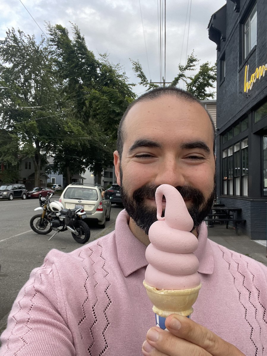 unintentionally matched my ice cream 👯‍♀️