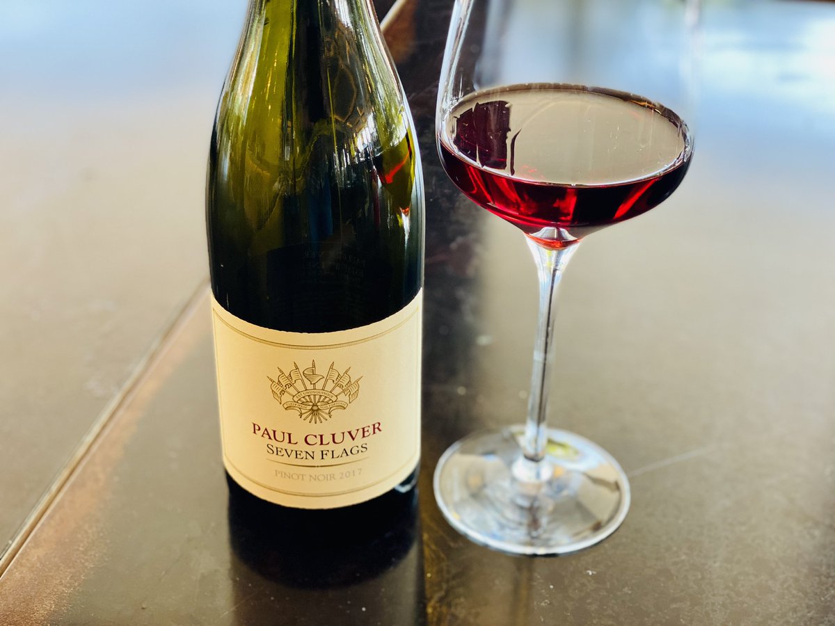 danlikeswine's tweet photo. 2017 @PaulCluverWines #SevenFlags ordered for two pinot noir drinkers at @Royal_JHB_Golf: five “I’ll try a tiny taste, but I don’t really drink red wine” later, and three bottles were ordered. New fans, @AndriesWine and @paulcluver. https://t.co/jRrHqQ9R9G