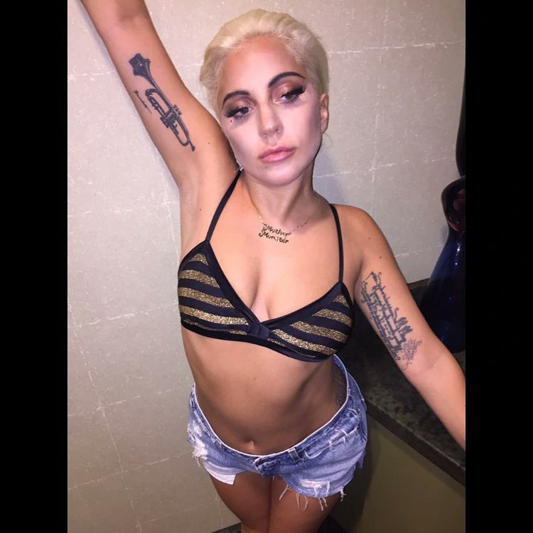 ThrowbacksGaga's tweet photo. On this day, 7 years ago: @ladygaga via Instagram:

"You know that means, hour 15 of travel means time to get rowdy #monsterstyle" https://t.co/9jxe65Fh4H