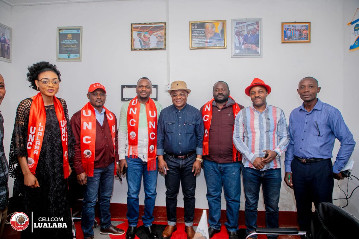 coeurdafriqueM's tweet image. En mission au #lualaba, le SIF  l'@uncrdc_lualaba l'hon @ChristianMasud_ a échangé avec le camarade coordo national de la cellule électorale de l'UNC et conseiller du président de la République en charge des Mines et énergie #JUVENAL #KABWENDE .

@BillyKambale1 @KamusakyJossar1