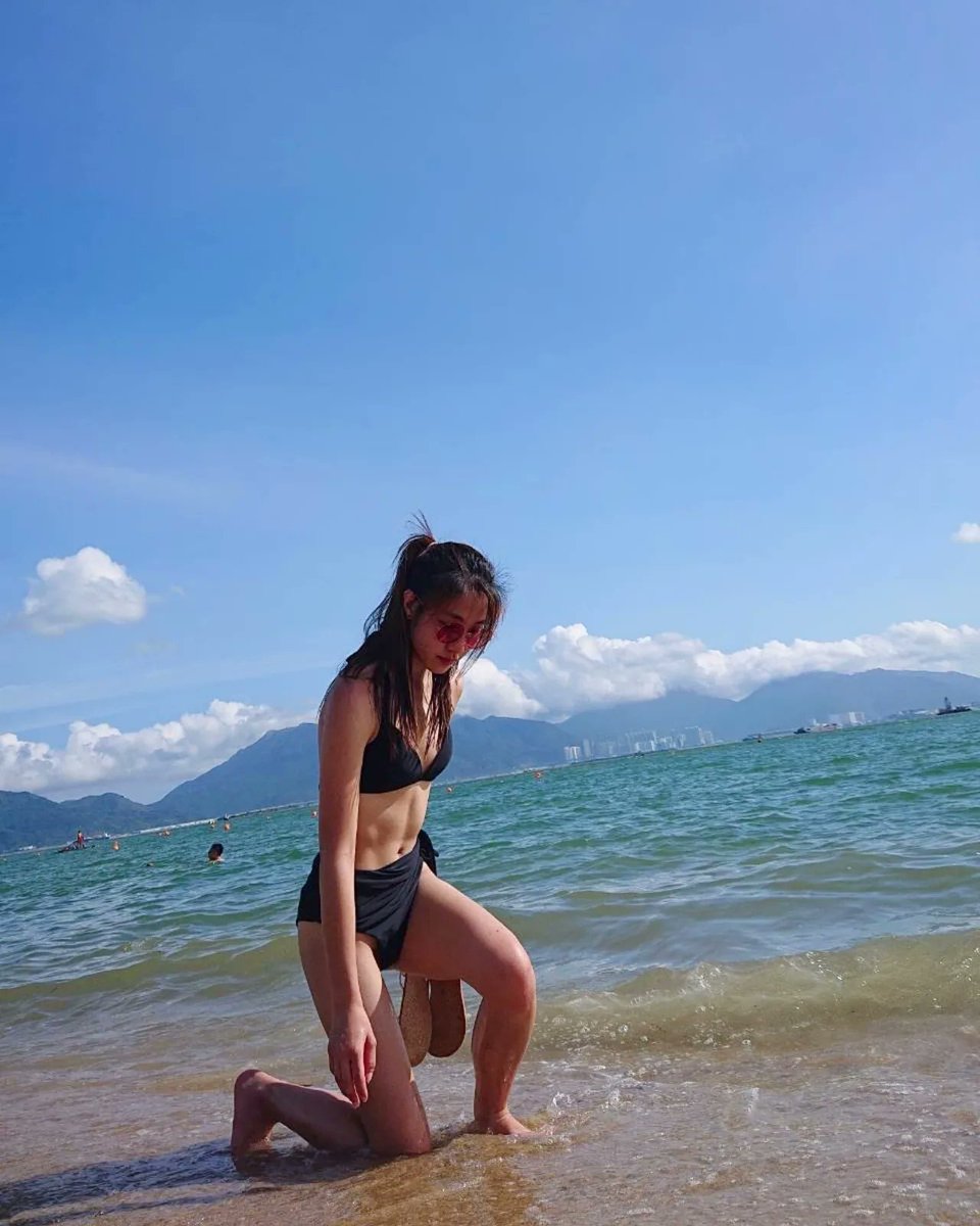我好像有點壯

#beach🌊
#beachgirls #beachday #beachphotoshoot
#bikiniday #bikinitime #bikinifiness #fitnessstyle
#hongkonginstagram #hongkonggirls