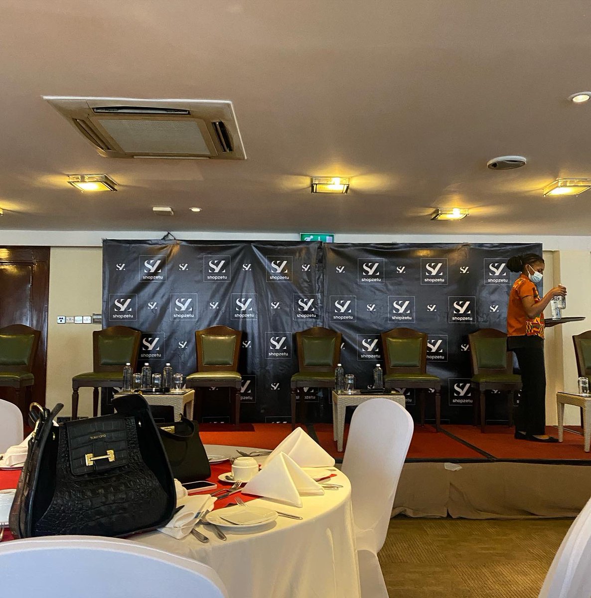 MamboPamboWorld's tweet photo. Starting the week on a very high note. 👌🏾💥 Discussing “Powering Fashion Made in Kenya” Courtesy of @shopzetu and @VivoActivewear

Join the conversation!!! https://t.co/rFLd3bpj8i

#madeinkenyafortheworld 
#madeinkenya 
#kenyandesigner 
#buykenyabuildkenya 
#kenyanfashion https://t.co/lAlpYjX8B6