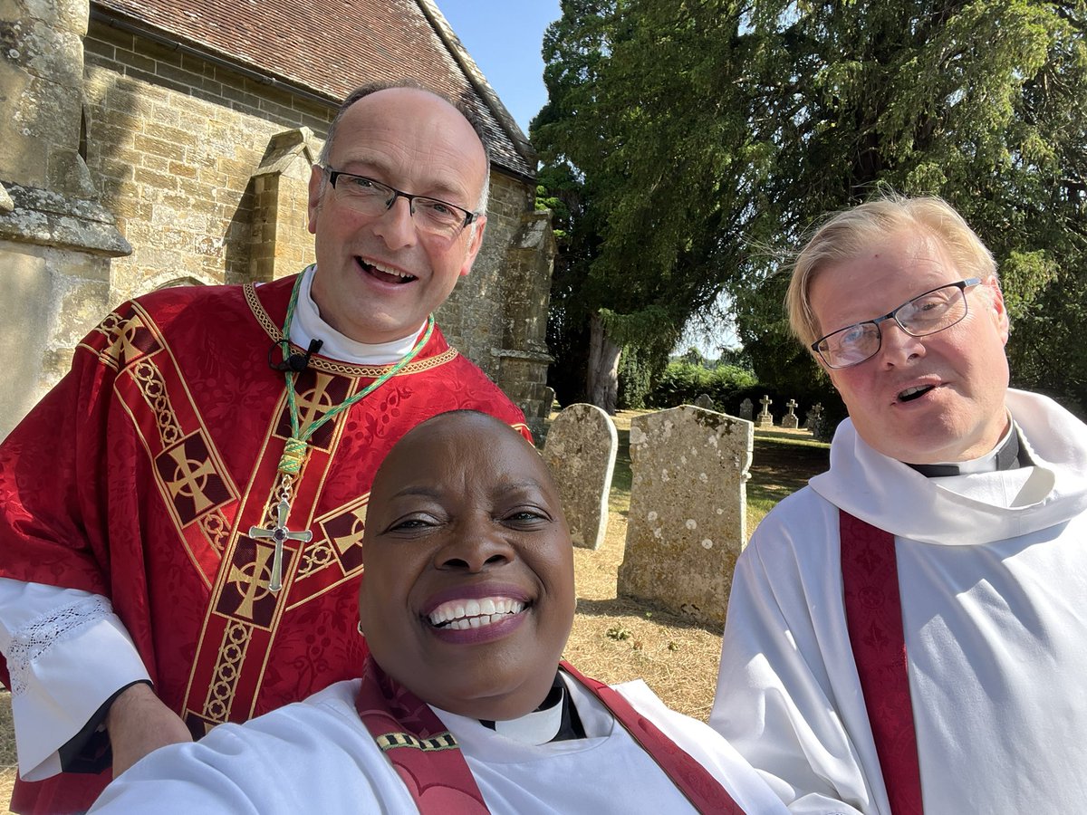 marthamutikani's tweet photo. Blessed by Bishop Will as we celebrated our patronal service, our notice board and benches were blessed thanks to the #Isfield Parish Council, Clarissa & John Fabre, Mandy & Kevin Fingerneissl, & June Smith donations we felt blessed. The Acolytes dressed as Bishop @ChichesterDio https://t.co/3WoH81zTdn