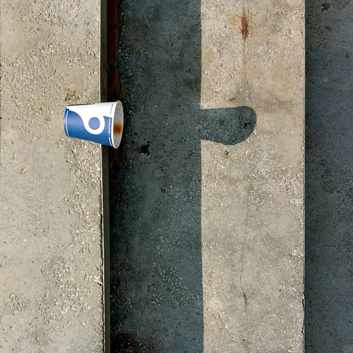 FotoStefan's tweet photo. Some balance! #CoffeeTime #coffe #Mondaymorning #Mondayvibes #mondaywords #MondayFunday #mobilephoto #urbanphoto https://t.co/5CN32cc0oH