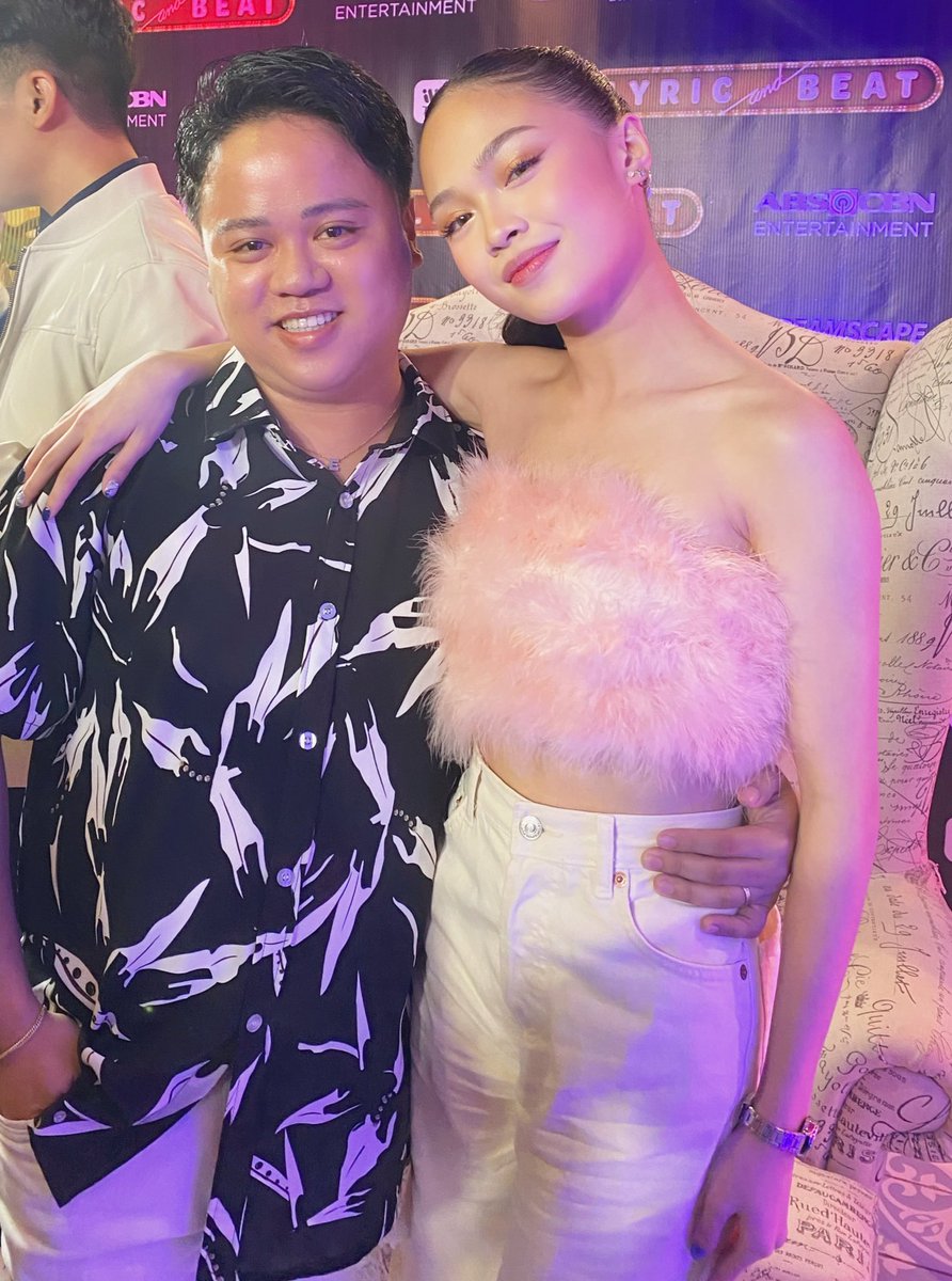 ericsonlayos's tweet photo. Happy to meet them both together in one project! Congrats @Espanto2001 & @BonifacioAc on your first iWantTFC Musical Series — #LyricAndBeat to be streamed on August 10! 💜✨ #LABDarrenACBlogCon
For more videos & updates, subscribe on my YT Channel ➡️ https://t.co/xqbI34FnXg https://t.co/15zQXsgLfC