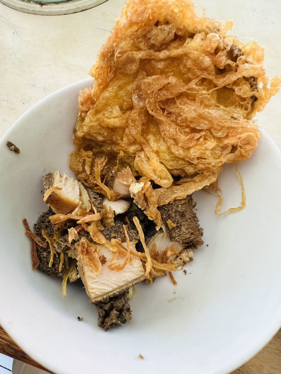 HasAsyari's tweet photo. Manteb tnn min, ijin sedot gambarnya yak,. 😁 RT @Fandom_ID: Pindang Kerbau dan Soto Kerbau sebagai menu makan siang di Demak.

Jangan lupa makan siang ya gaes ✌🏻 https://t.co/PcyQVHOM6o