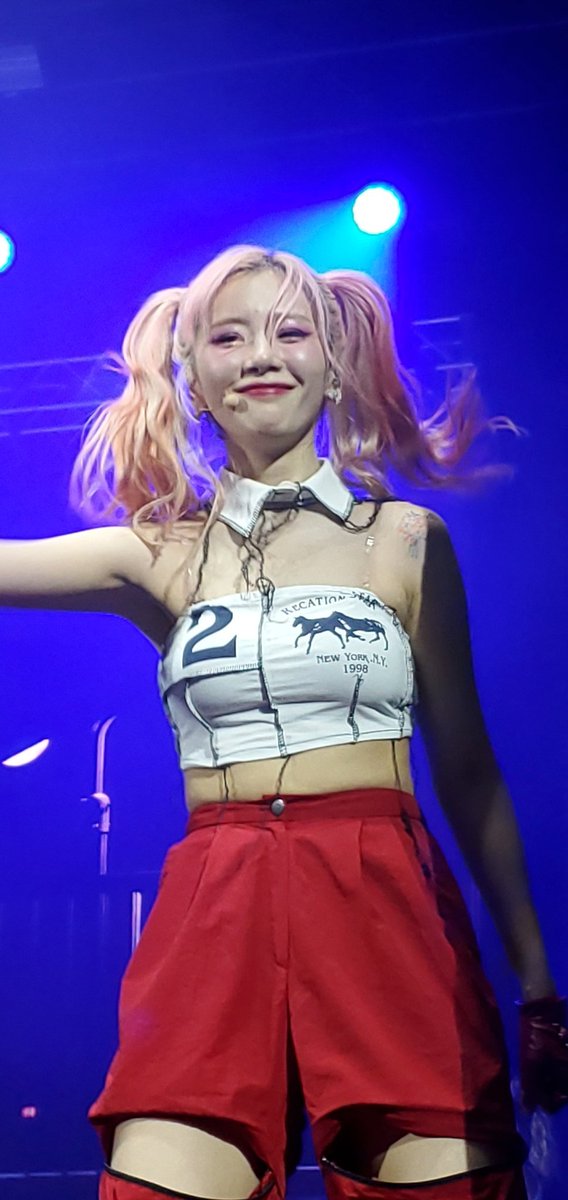 Knight4039's tweet image. Finished concert.  Just looking through some photos and posting some. #DreamcatcherinLA #dreamcatcher