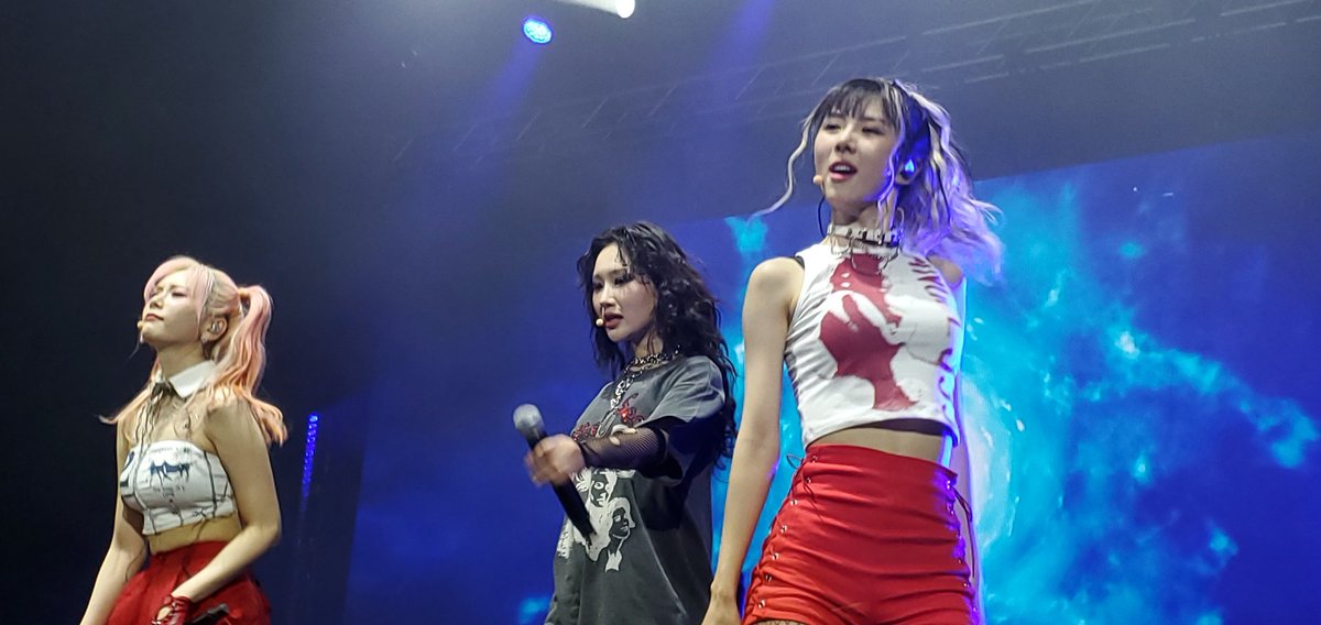 Knight4039's tweet image. Finished concert.  Just looking through some photos and posting some. #DreamcatcherinLA #dreamcatcher