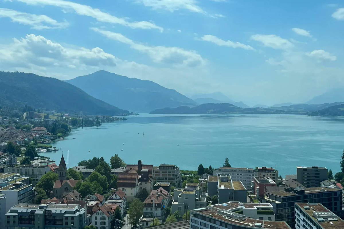 FlashTweet's tweet photo. 4️⃣🧡[#CoupdeFlash] La Suisse, nouvelle eldorado des #startups ? https://t.co/iPNznBsunw v/ @pressecitron 

💬 Les investissements en capital-risque ont explosé de 50% au premier semestre alors qu'ils reculent partout ailleurs
 
#Tech #startup #TransfoNum 
#FlashTweet⚡️ https://t.co/biSQugODnx