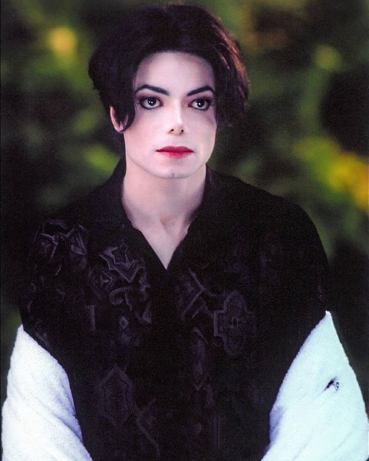 michaelp1cs's tweet photo. Michael Jackson, You are not alone, 1995 https://t.co/4EWLbykufp