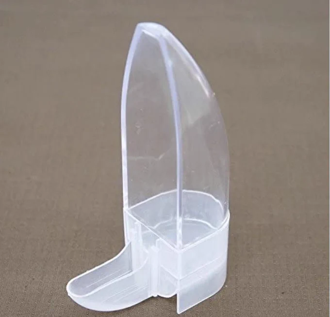 バナナ型の水入れを使っている方も多いかと思いますが、この季節水垢や汚れがつきやすくお掃除が難しいですが、私はタフトブラシを使っています。ホワイトニングタイプが良く汚れが落ちてお勧めワンタフトブラシ ホワイトニング毛 着色 ステイン 部分磨きふつう5本   