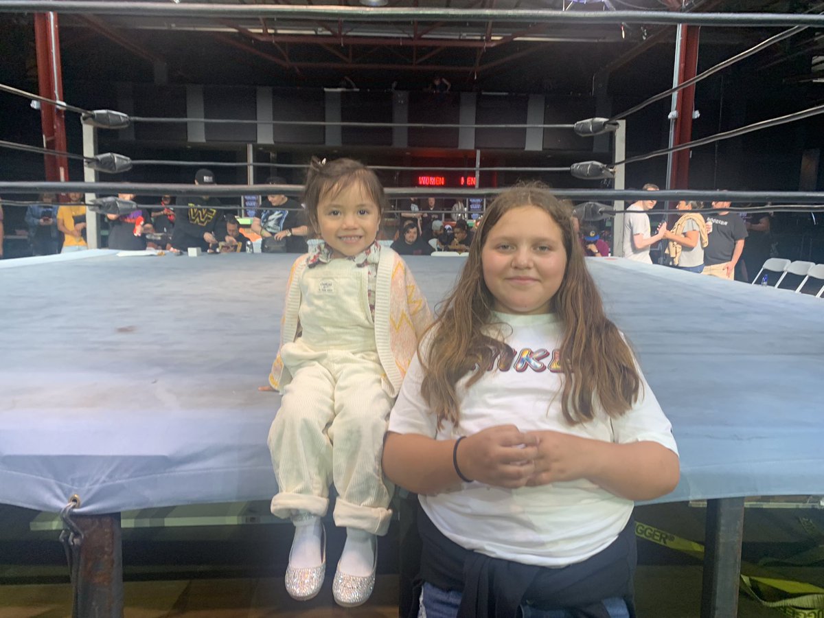 SisterDabigail's tweet photo. Thank you @GCWrestling_ for coming #back2thebay https://t.co/H4idGQJwqJ