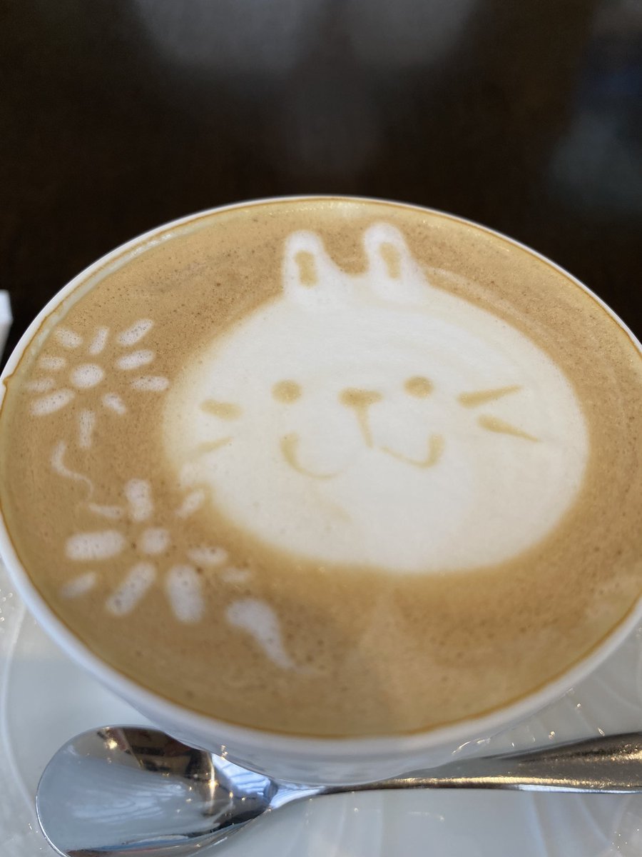 be___happyhappy's tweet photo. ディーラーさんなのに……

なので、暑いけどラテを頼んでしまう。
#ディーラー
#ラテアート https://t.co/e4cCRhEll1