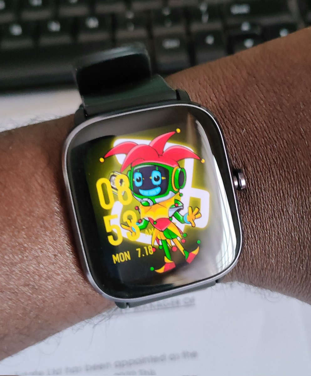 Kiekong's tweet photo. Just showing my love to @GeometryFinance by having my staked #Geobot as my watch background.

#passiveincome
#NFTcollection
#WAGMI
#LFG https://t.co/6TwuTlJ2cZ