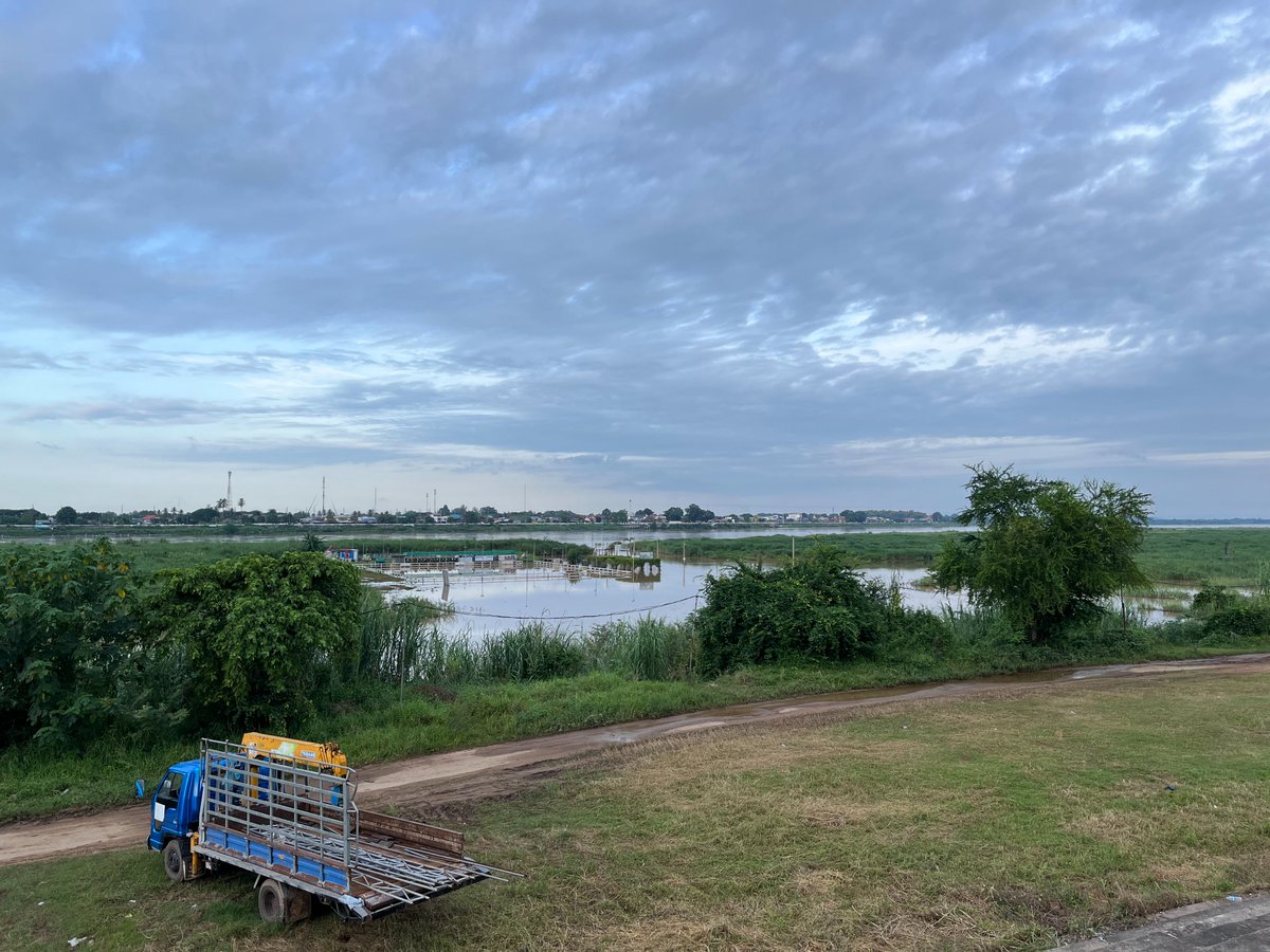 tsmarshall24's tweet photo. The #Mekong in #Vientiane is more than 1m above average for this time of the year. https://t.co/tqn5KpkDaq