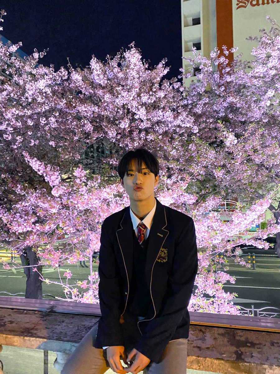 [WEVERSE] 220718 — Seunghwan Update on Weverse !

"Can we communicate with the boats through Weverse now? Let's communicate more often from now on!😝❤"

#ATBO #에이티비오