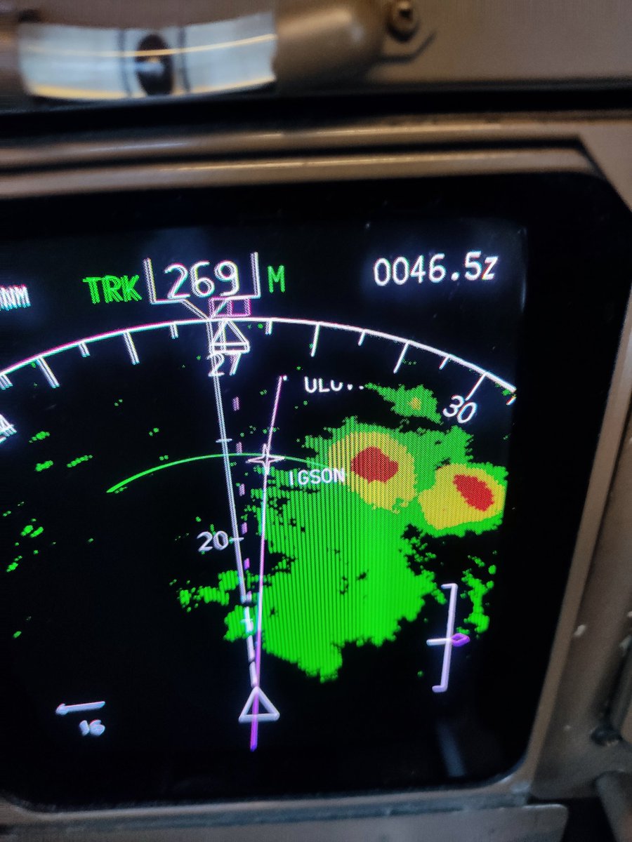 CapLaloVargas's tweet photo. De que le ven cara a esta tormenta 🙃 #onlyflights https://t.co/byj1x5z6r4