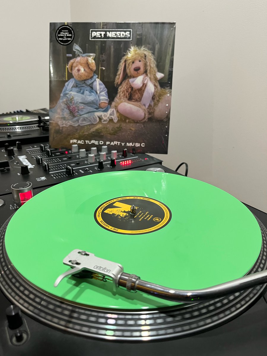 7/17- <a href="/NashRockCity/">Drew Wilson</a> spinning @wearepetneeds live on <a href="/WXNAfm/">WXNA 101.5 FM</a> . Kayak for River Season, right Nashville? They were fantastic here on their first US tour, and this smooth bright green LP from @xtra_mile goy us fired up for their next album in Sept!