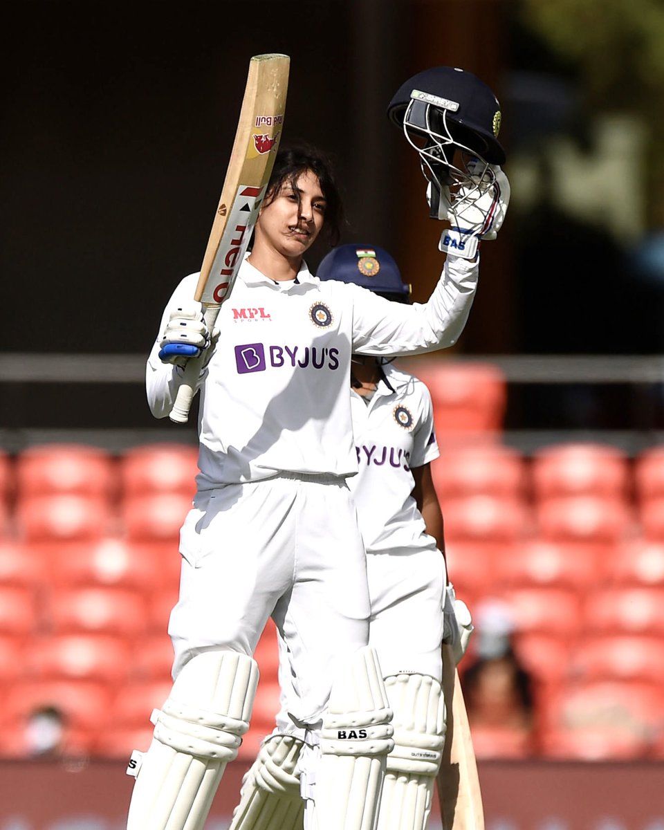 Sasmitkumar4's tweet photo. Happy birthday beauty queen #SmritiMandhana 
#bcciwomen https://t.co/2uOGdCvrDy