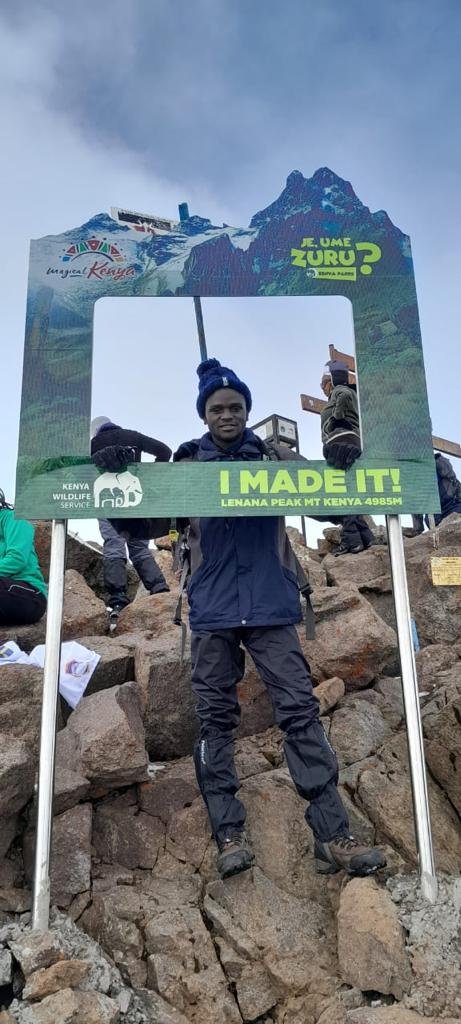 I managed to get to  the peak of Mount Kenya Which is the highest mountain in Kenya and the second-highest Mountain in Africa, after Kilimanjaro.
@UnescoEas
@ MountKenyaUni
@uonbi
@outdoorerke
#O3Plus
#heights4health