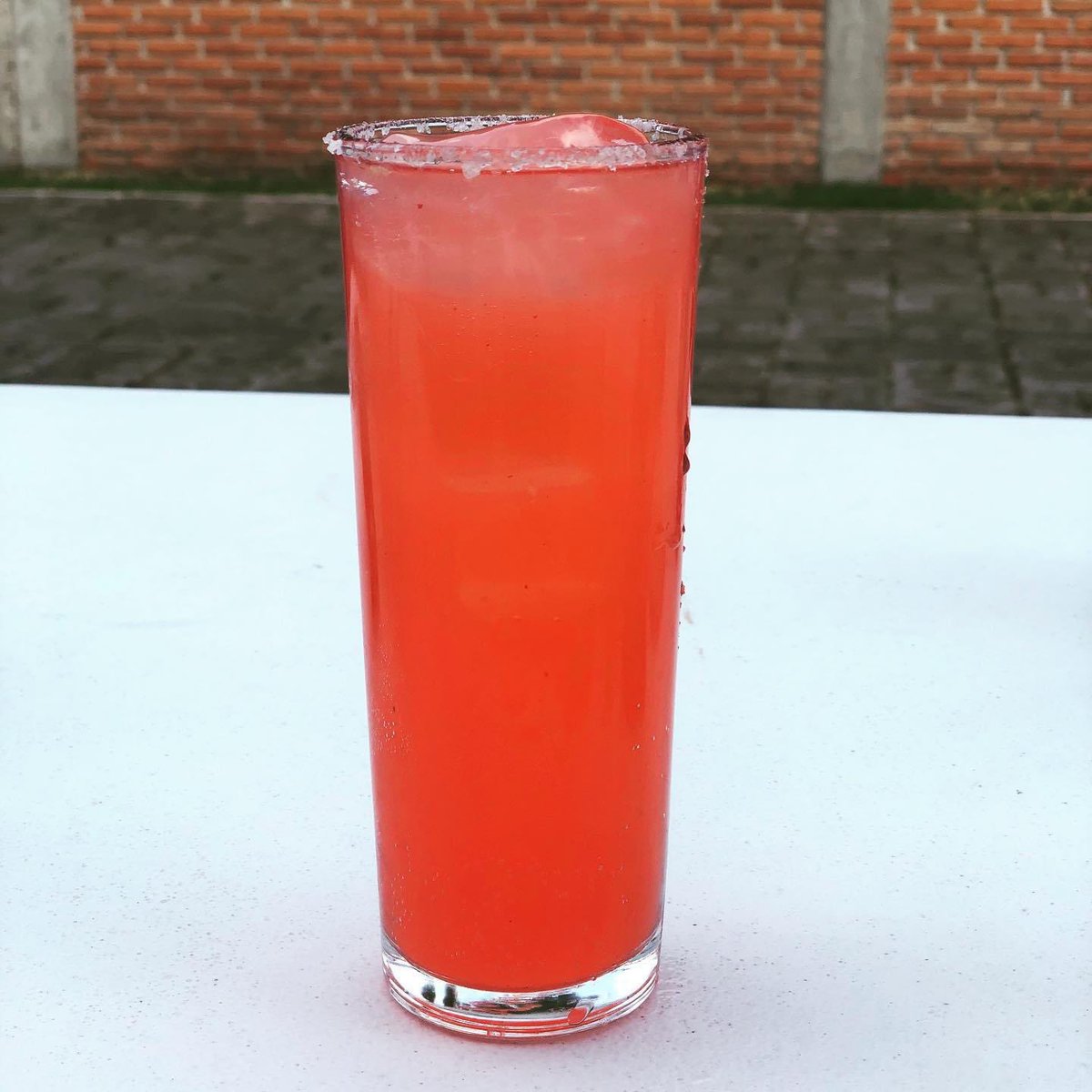 queta_martinez's tweet photo. Yo convierto una paloma en vampiro en un segundo (y vampiro light).
#CualEsTuPoder https://t.co/lYJlHAJZJF