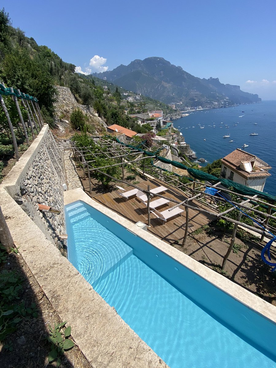 riccardocassini's tweet photo. Se passate in Costiera Amalfitana, venite a visitare il mio limoneto, vi racconteró la sua storia.￼￼
#IlFondoDiDonnaAmalia, agricoltura eroica dal 1861.

#Marmorata,
￼#Ravello, 
#Italy https://t.co/Y431kCOela