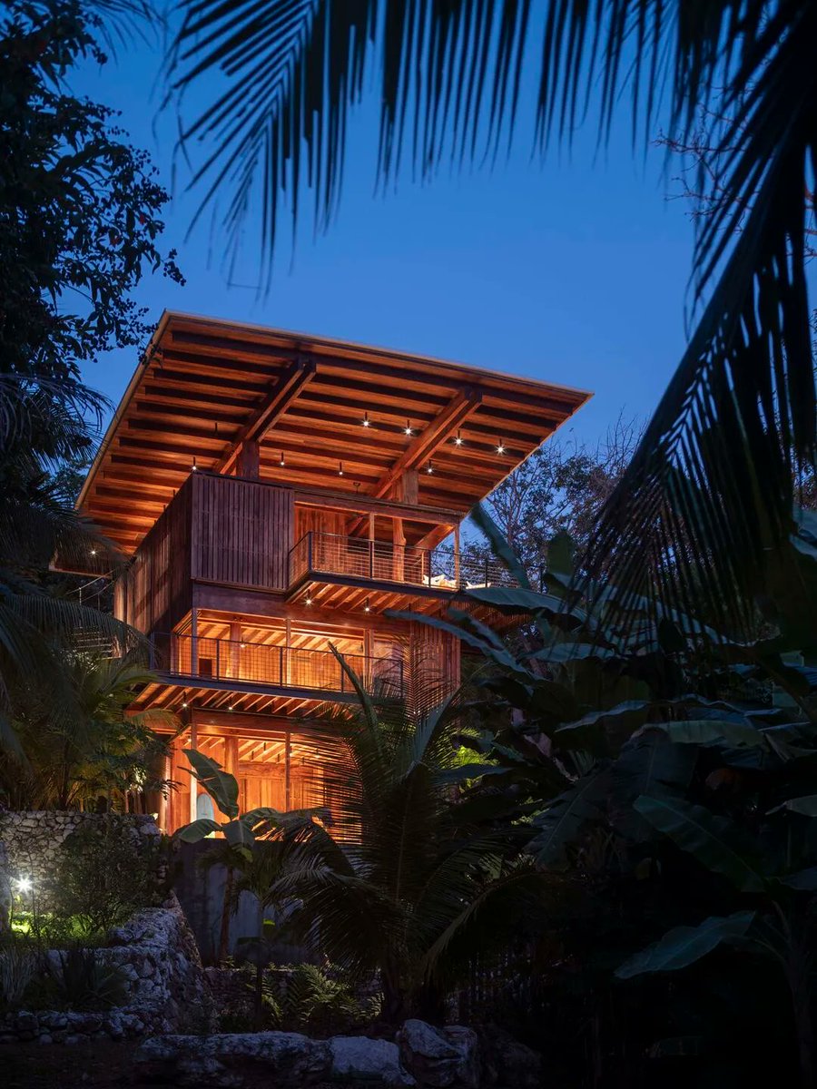 B-K Lighting <a href="/bklighting/">B-K Lighting</a> ArtiStar Remote specified by Olson Kundig for the Costa Rica Treehouse
bit.ly/33bX8HQ