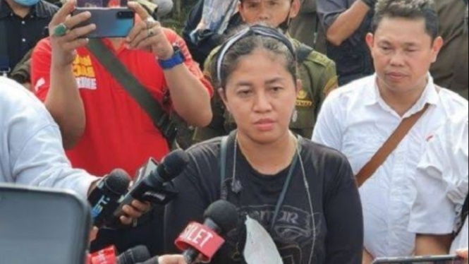 VIVAcoid's tweet photo. Rara Terawang Kasus Irjen Sambo, Ngobrol Sama Roh Brigadir J https://t.co/ku0wN1panV https://t.co/ZpvQzmVRBr