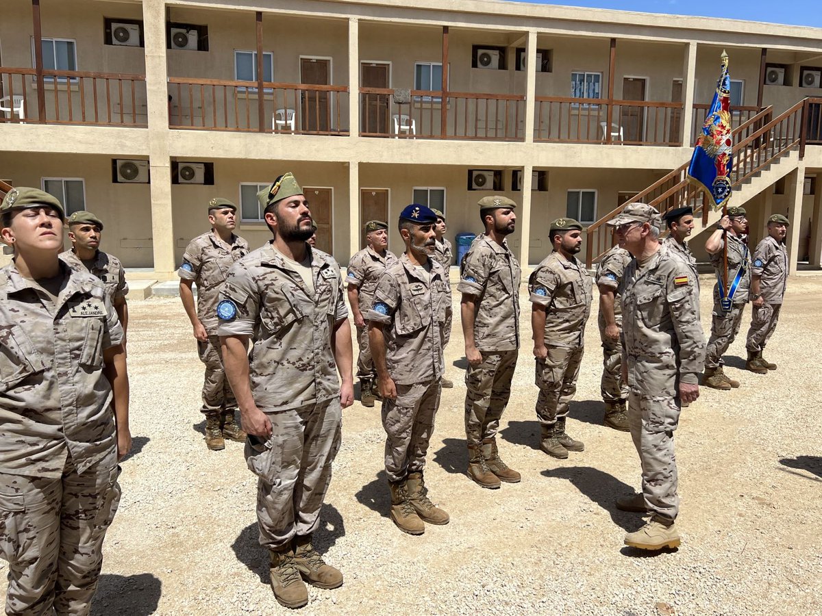 EMADmde's tweet photo. El #JEMAD🇪🇸 visita al contingente español desplegado en la #OPAtalanta @EUNAVFOR y en @EUTMSomalia Ha comprobado sobre el terreno el trabajo de nuestras Fuerzas Armadas en estas dos misiones de la  Unión Europea @EjercitoTierra @Armada_esp @EjercitoAire #mandodeoperaciones https://t.co/TLa68G6Hpb