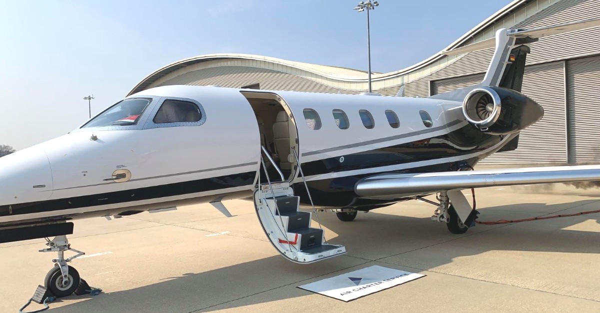 Du soleil, la mer et un Phenom 300. La combinaison parfaite pour cette famille en route pour des vacances à Malaga! fal.cn/3qjlG
#voyageprivé #aviation #voyagedeluxe #aviationprivée #jetprivé