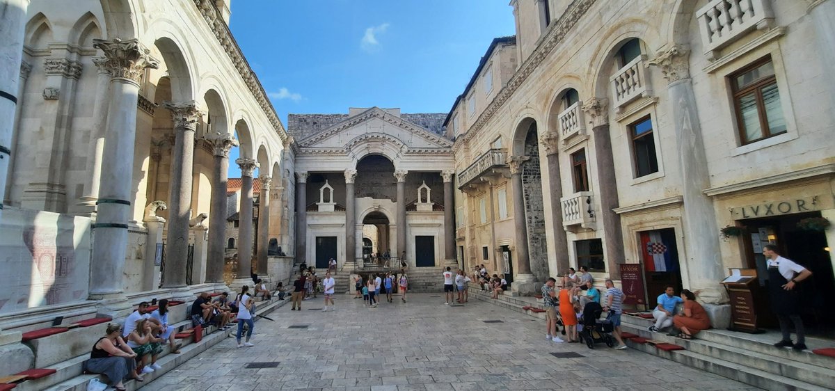 "Guía de #Split, de palacio romano a ciudad #croata de moda" ow.ly/GqbX50JXHf4 - Nuevo post que publicamos en <a href="/Trotamundeando/">Trotamundeando Web</a> tras haber visitado #Croacia hace poco