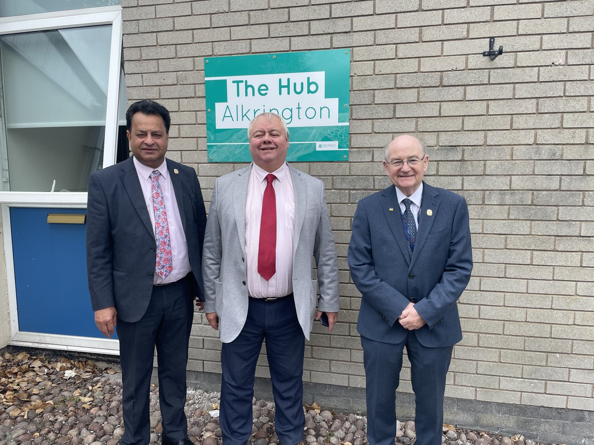 RochdaleCouncil's tweet photo. A Middleton facility that will help to reduce social isolation and boost residents’ mental and physical wellbeing has opened❤️
The new Hub, Alkrington will provide a one-stop centre for adults to access a range of services.
Read all about it▶️https://t.co/Cwe9vj3vfS https://t.co/wN0OmNxqoD