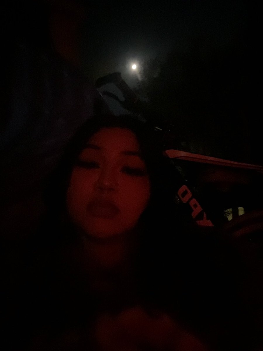 lovezulee's tweet photo. The moon is so beautiful https://t.co/zbg9JhXOnr