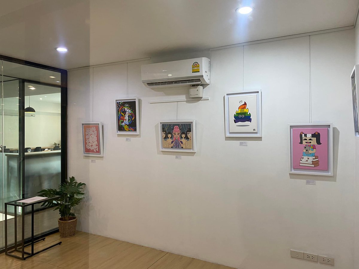 อย่าลืมแวะไปเยี่ยมชมผลงานน้องกาแฟร์  Narunya 
และพี่ ๆ ศิลปิน ทั้ง 8 ท่าน ได้ในงานนนี้นะคะ ☺️
ในนิทรรศการ Here I am 
ครั้งที่ 1 ระหว่างวันที่ 17-27 กรกฎาคมนี้ 
ที่ Kondee Creative Hub อ่อนนุช
#DoodleArt #NFTs  #NFTartist  #NFTCommunity 
#NFTGiveaway  #cryptocurrency  #ThaiArtist