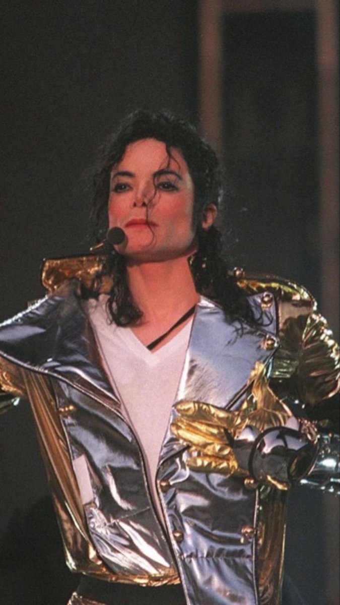 AUgustBeat_'s tweet photo. Michael Jackson was 94th most streamed Artist on Spotify on Saturday, 16th July https://t.co/e54eo5pcHF