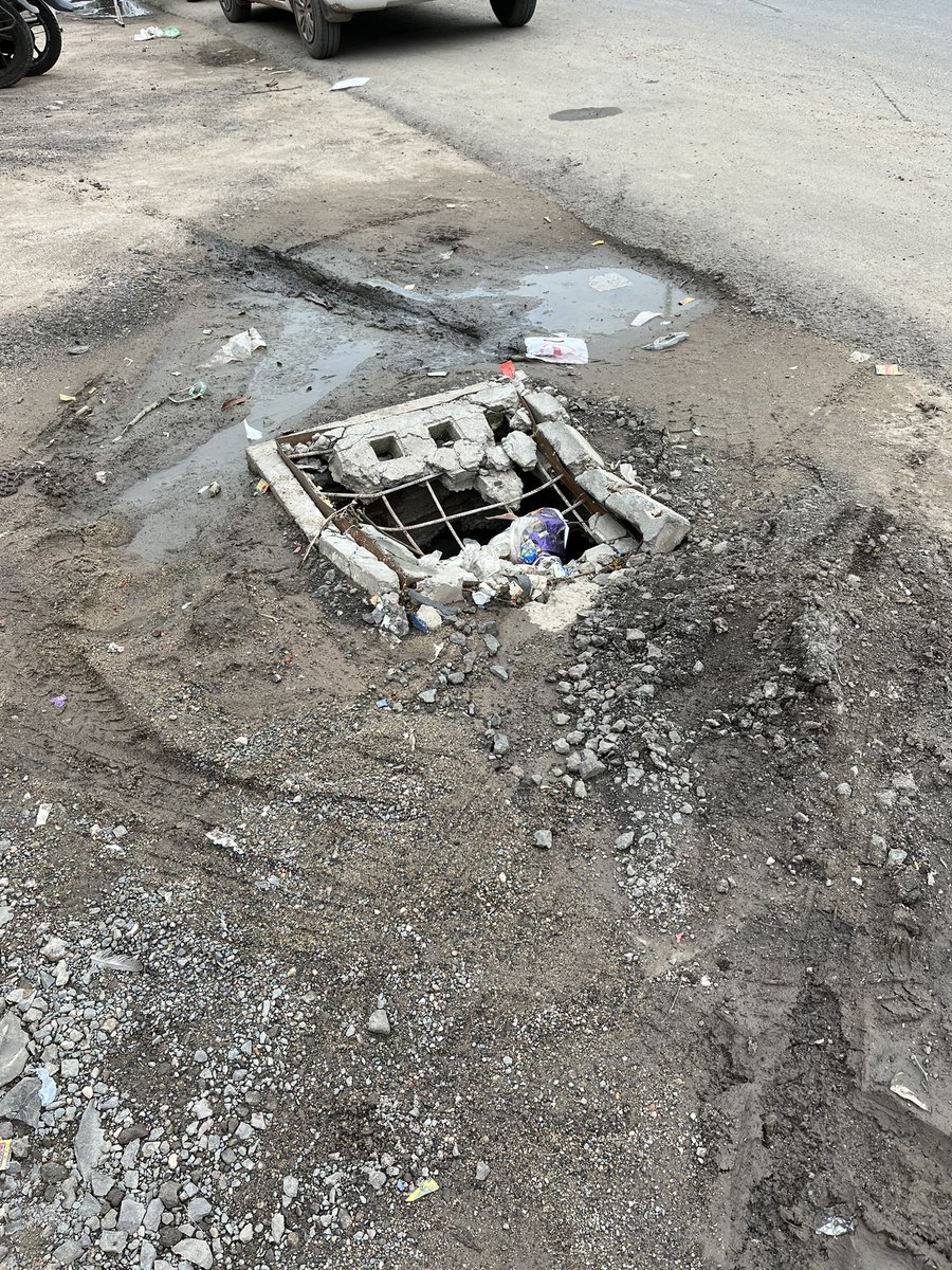 tapn90's tweet photo. Near Shiv Kunj Hotel, Opposite Harni Hanuman Temple, Harni , Vadodara @VMCVadodara https://t.co/o1t16sx8W3