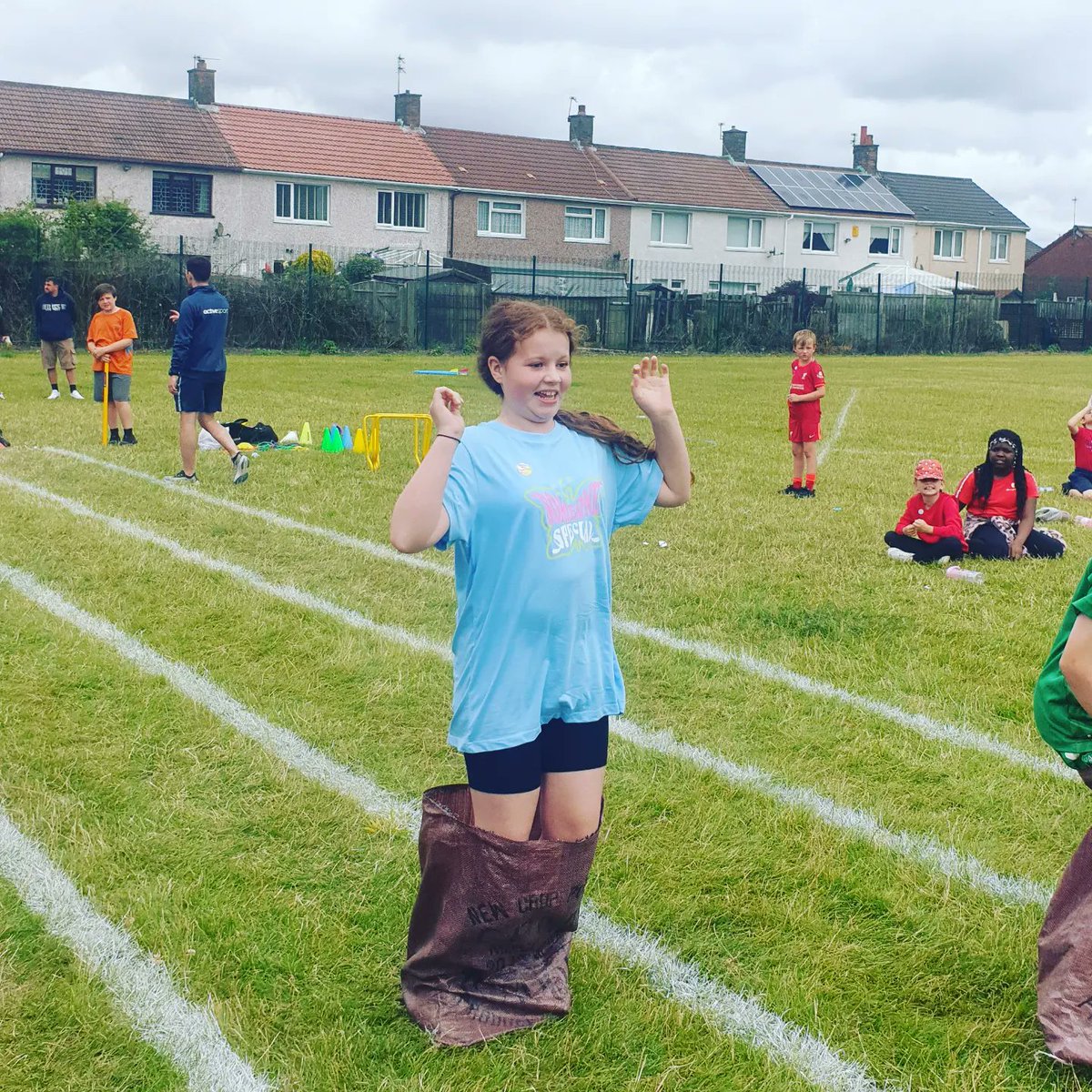 alied13's tweet photo. SPORTS DAY 💙

Last sports day in primary school.

Well done Darcey finishing 1st and 2nd in her races today 💙

#sportsday #winner https://t.co/4e3CHxN23j