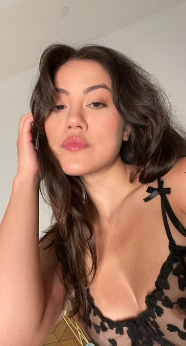 The face + the body https://t.co/t51DmjZJWE<a href="/tag/thanksgiving2021"class="tags"><span>#thanksgiving2021</span></a>