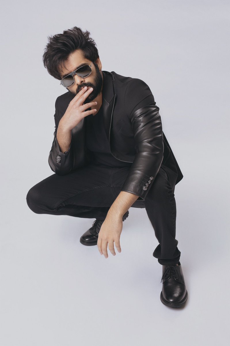 FilmyFocus's tweet photo. SWAGster Ustaad #RAmPOthineni smiles in style 🔥
@ramsayz #TheWarrior #RAmPOthineni #TheWarriorrInTheatres #TheWarriorr #Ram #RamPothineni #RAPO #RAPO19 #HeroRam #Tollywood #FilmyFocus https://t.co/1rwIrP2xPV