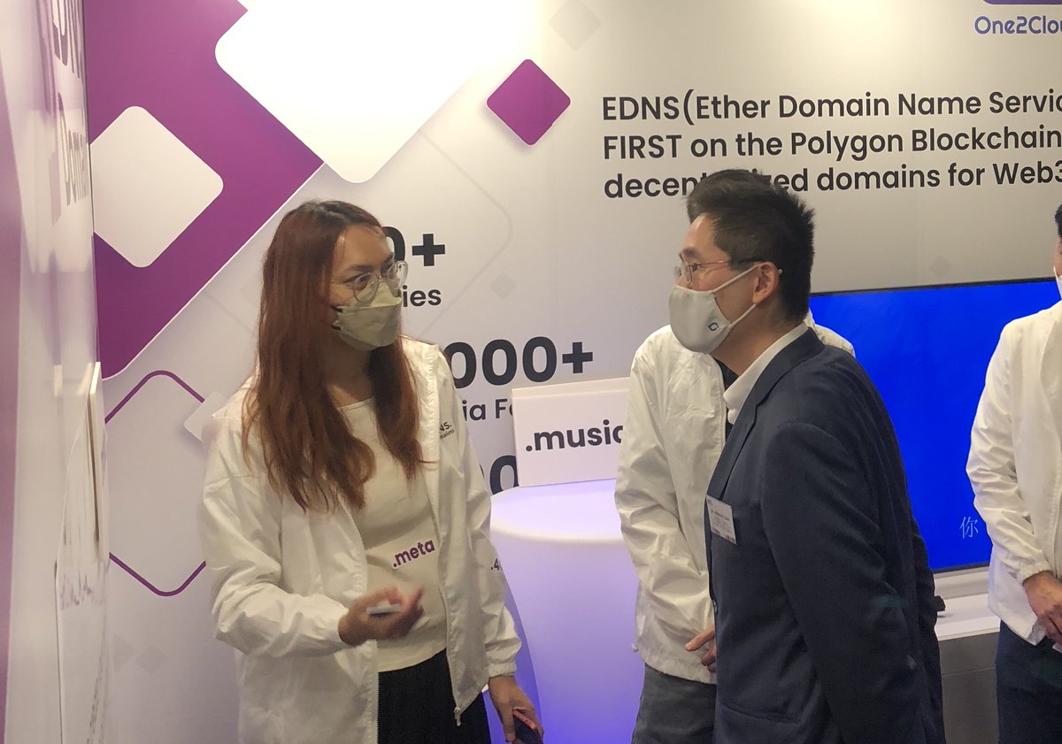 One2Cloud's tweet photo. Huge thanks to Dr. Bernard Chan Pak Li, Vice-Secretary for Commerce and Economic Development of HKSAR, for his support at GoVirtual! 

Dr. Chan stopped by our booth and shared his thoughts and predictions for Web 3.0 and EDNS. Our team really appreciates his insight!

#GoVirtual https://t.co/vjGi0wwS2i