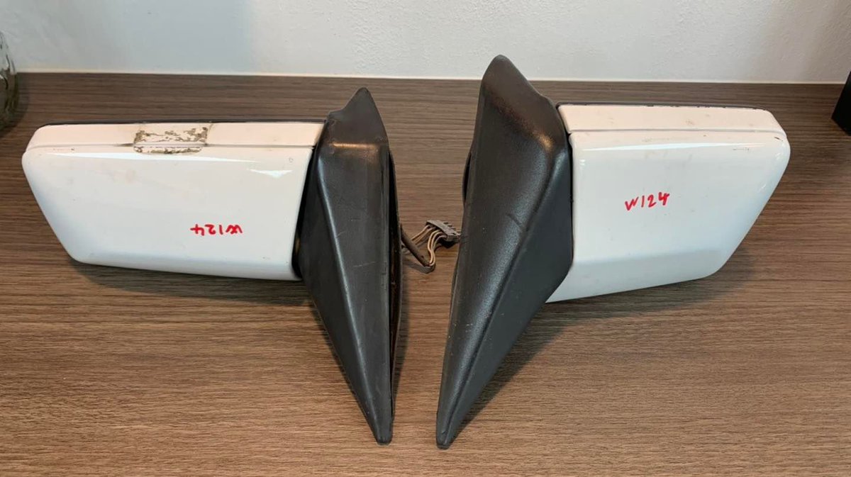 propelauto's tweet photo. Mercedes W124 E200 Electric Side Mirrors #OnSale 

Ping us &amp; Grab before it’s sold out 💁👇🚗

#W124 #200E #E200 #Masterpiece #Sidemirror #wingmirror #RHD #PropelAuto #Singapore #MercedesBenz #Classic #Carparts #AutoParts #Genuine #Original #Mirror #DigitalMarketing #Ping #Grab https://t.co/nUjEkABIWI