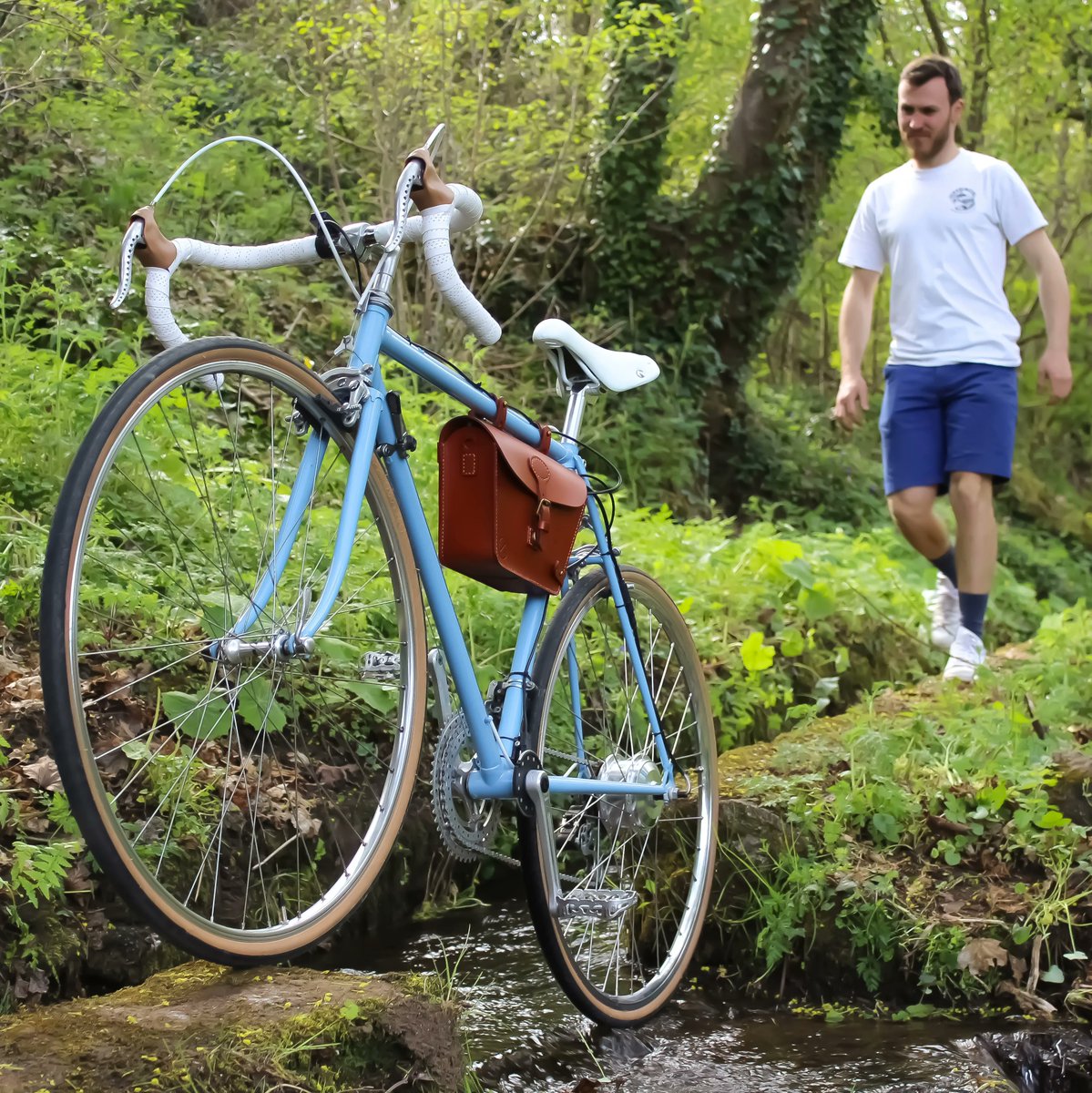 KitVelo's tweet photo. ⚡️ 🚲 Le vélo électrique qu'il vous faut🚨 
.
.
 #electricbike #electric #electriclove #velokit #velotaf #veloelectrique #velovintage #vae #smartcity #greencity  #ebikes #ebike #velo #oldbike #picoftheday  #beautifulbike #Instagood #lifestyle #instalike # #vintageshop #startup https://t.co/KnCTYfUKJh