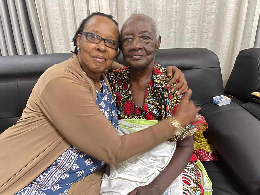 Mulernest1's tweet photo. As we grow older, real beauty travels from the face to the heart, appeal turns to charm, hurt to wisdom
&amp; great moments to shared memories.

The true beauty of life is not how happy you are now, but how happy others are because of you.

Murababyeyi b'umugisha kuri twese♥️ 🙏🏻🙏🏻 https://t.co/q3KwpFKBnO
